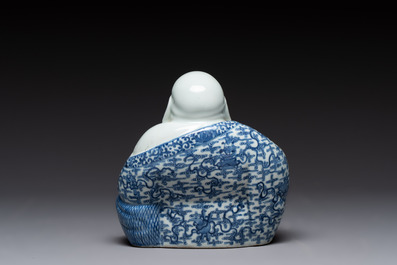 A Chinese blue and white Milefo Buddha, Zhu Mao Ji Zao 朱茂記造 mark, 19/20th C.