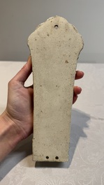 Two Chinese famille rose vases and a wall pocket vase, 19/20th C.