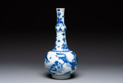 A Chinese blue and white 'Wen Wang Fang Xian 文王訪賢' bottle vase, Transitional period