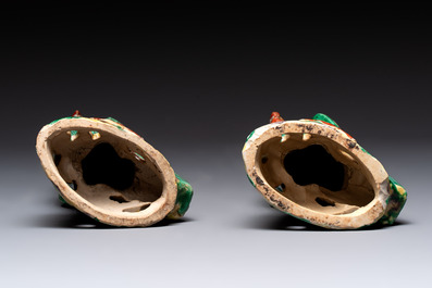 A pair of Chinese sancai-glazed parrots, 19th C.