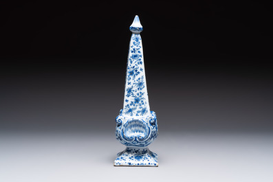 A blue and white Dutch Delft obelisk, late 17th C.