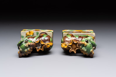 A pair of Chinese sancai-glazed Buddhist lions and an inkwell, 19th C.