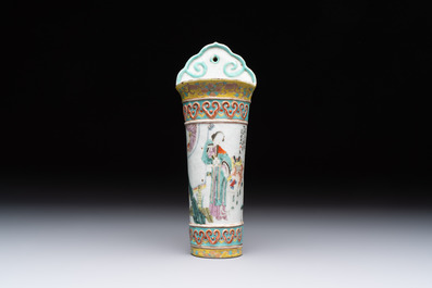 Two Chinese famille rose vases and a wall pocket vase, 19/20th C.