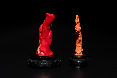 A Chinese red coral figure of a lady on wooden stand and a coral chilong carving, 19/20th C.