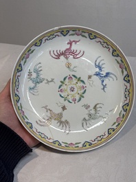 A Chinese famille rose 'bats and peaches' plate, Xie Zhu Zhu Ren 薢竹主人造 mark, 19th C.