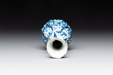 A ribbed blue and white Dutch Delft double gourd vase, 18th C.
