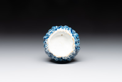 A ribbed blue and white Dutch Delft double gourd vase, 18th C.
