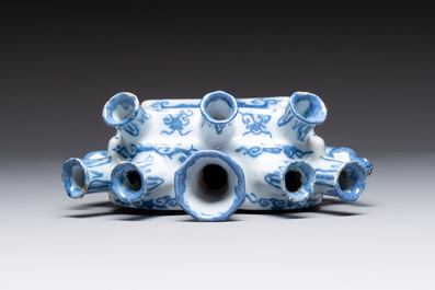 A blue and white Dutch Delft heart-shaped tulip vase, late 17th C.