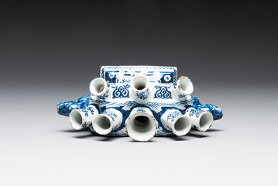 A pair of blue and white Dutch Delft heart-shaped tulip vases, early 18th C.