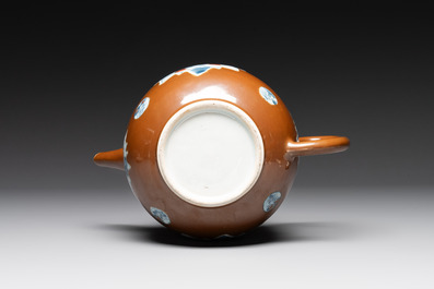 A large Chinese Imari-style capucin-brown-ground teapot and cover, Qianlong