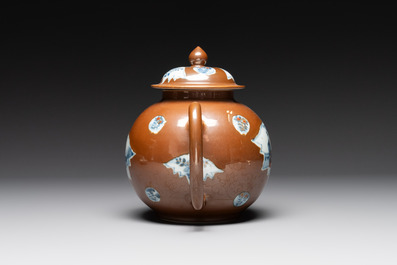 A large Chinese Imari-style capucin-brown-ground teapot and cover, Qianlong