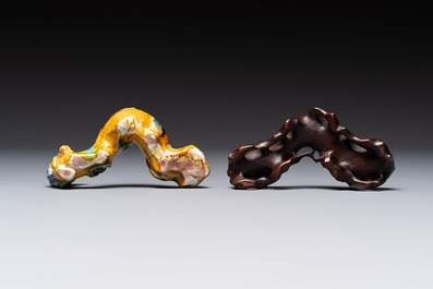 Six Chinese porcelain and glass brush rests, 19/20th C.