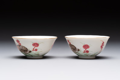 A pair of Chinese famille rose 'deer and bats' bowls, Daoguang mark, 20th C.