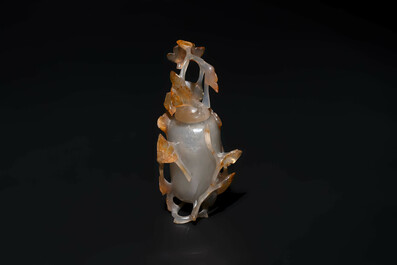A Chinese jadeite brush washer in the form of a peach and an agate covered jar, 19th C.