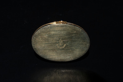 A fine Thai gilt silver box and cover, 20th C.