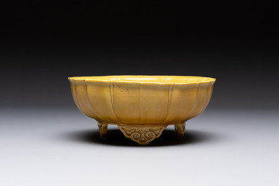 A pair of Chinese yellow-glazed jardini&egrave;res, Yongzheng mark, 20th C.