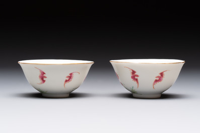 A pair of Chinese famille rose 'deer and bats' bowls, Daoguang mark, 20th C.