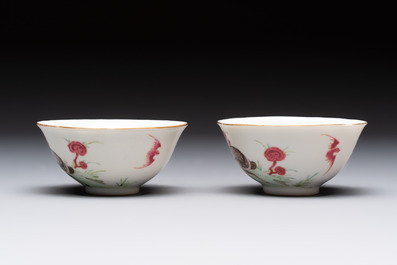 A pair of Chinese famille rose 'deer and bats' bowls, Daoguang mark, 20th C.