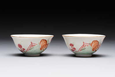 A pair of Chinese famille rose 'deer and bats' bowls, Daoguang mark, 20th C.