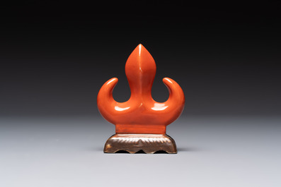 Six Chinese porcelain and glass brush rests, 19/20th C.