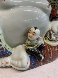 A Chinese famille rose black-ground covered vase and a famille rose Milefo Buddha, Mao Ji Sheng 茂記生造 mark, 19/20th C.
