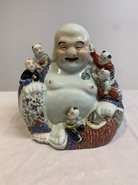 A Chinese famille rose black-ground covered vase and a famille rose Milefo Buddha, Mao Ji Sheng 茂記生造 mark, 19/20th C.