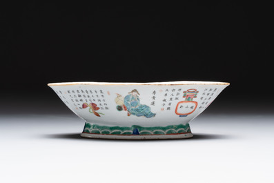 A pair of Chinese famille rose ''Wu Shuang Pu' tazzas, 19th C.