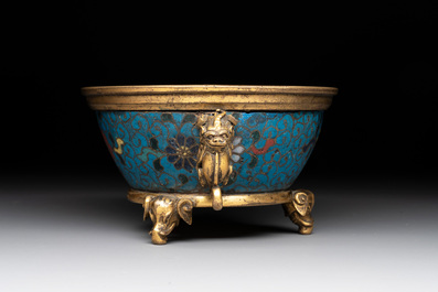 A fine and rare Chinese gilt cloisonn&eacute; tripod censer with floral design and 'luduan' handles, Jingtai mark, 17th C.