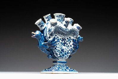 A blue and white Dutch Delft heart-shaped tulip vase, early 18th C.