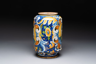 A very large and fine Italian maiolica albarello with two male portrait busts, workshop of Maestro Domenico, Venice, ca. 1540-1550