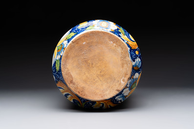 A very large and fine Italian maiolica albarello with two male portrait busts, workshop of Maestro Domenico, Venice, ca. 1540-1550
