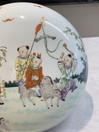 A Chinese famille rose 'playing boys' box and cover, Ling Zhi Cheng Xiang 麟趾呈祥 mark, 20th C.