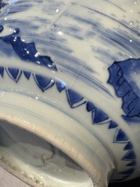 A Chinese blue and white 'Wen Wang Fang Xian 文王訪賢' bottle vase, Transitional period