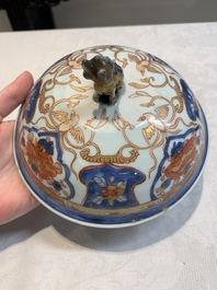 A Chinese Imari-style armorial 'klapmuts' bowl and cover with the arms of Van Gellicum, Kangxi/Yongzheng