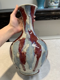 A Chinese flamb&eacute;-glazed ge-type-ground bottle vase, 19th C.