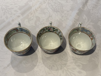 14 Chinese Canton famille rose 'Wu Shuang Pu-style' cups and saucers, 19th C.