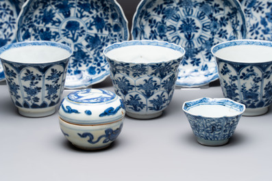 16 Chinese blue and white wares, Ming/Qing