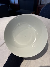 A Chinese famille rose 'phoenix' bowl, Xuantong mark, 20th C.