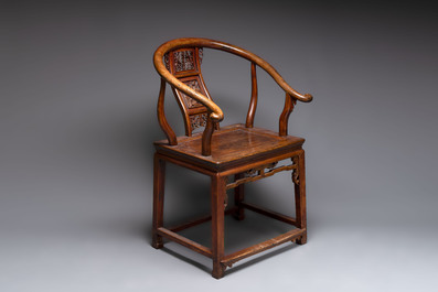A pair of Chinese wooden 'horseshoe' chairs, 19/20th C.