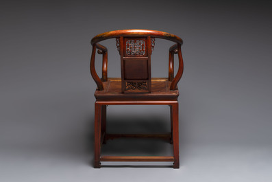 A pair of Chinese wooden 'horseshoe' chairs, 19/20th C.