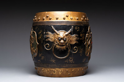 A Chinese gilt-lacquered drum-shaped stool, 19th C.