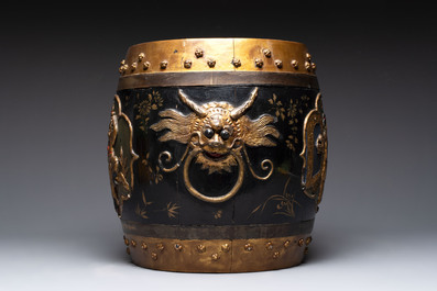 A Chinese gilt-lacquered drum-shaped stool, 19th C.