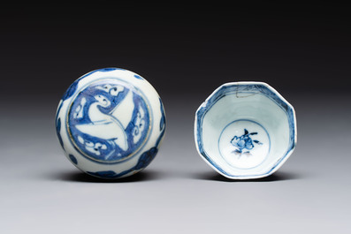 16 Chinese blue and white wares, Ming/Qing