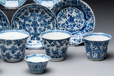 16 Chinese blue and white wares, Ming/Qing