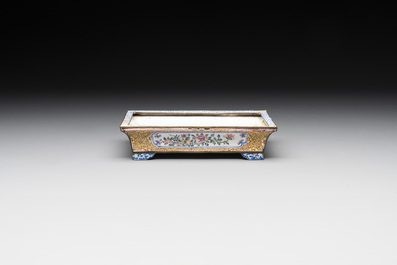 A Chinese Canton yellow-ground enamel rectangular jardini&egrave;re with floral design, Qianlong