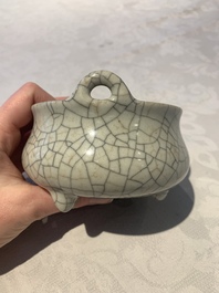 A Chinese ge-type tripod censer, 18/19th C.