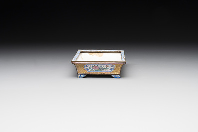 A Chinese Canton yellow-ground enamel rectangular jardini&egrave;re with floral design, Qianlong