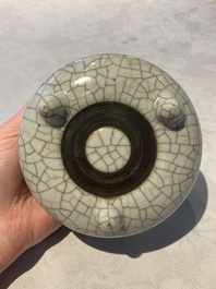 A Chinese ge-type tripod censer, 18/19th C.