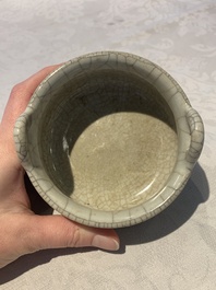 A Chinese ge-type tripod censer, 18/19th C.