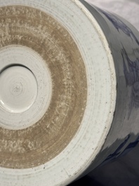A large Chinese blue and white 'Li Jing Qu Qi 李靖娶妻' brush pot, 19th C.